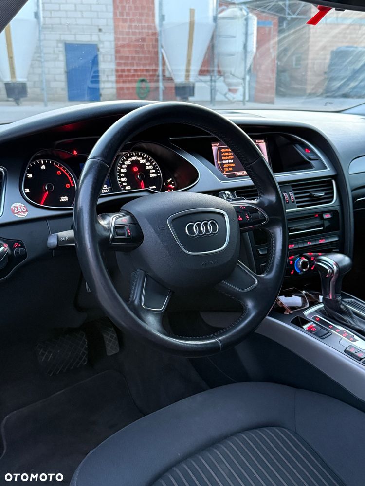 Audi A4 Limousine - 5