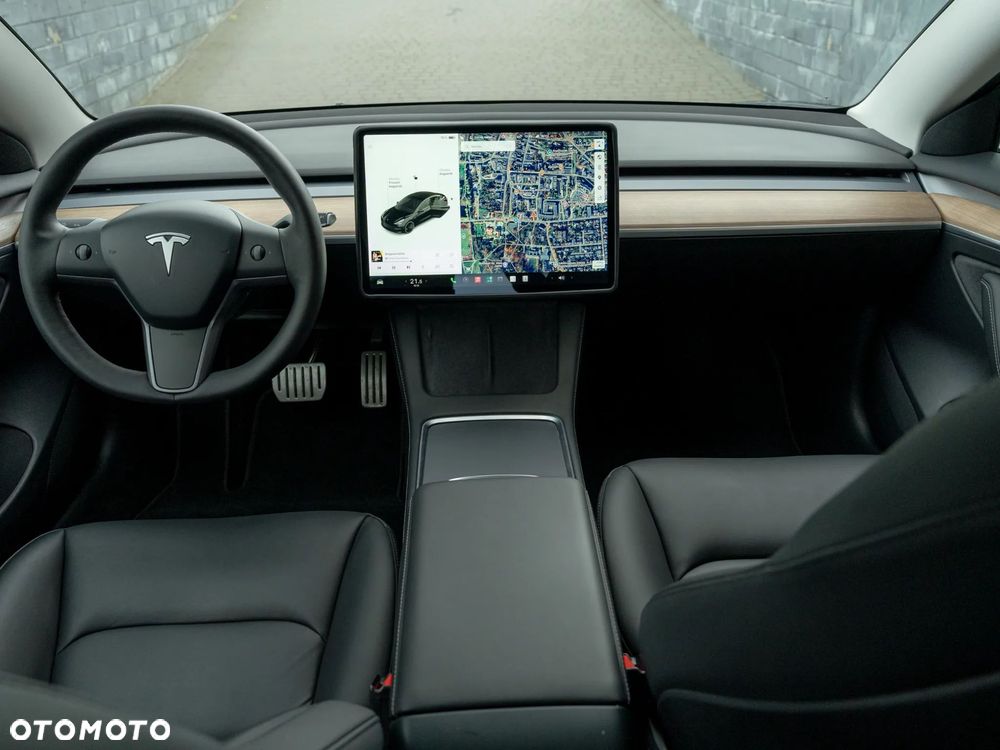 Tesla Model 3 - 11
