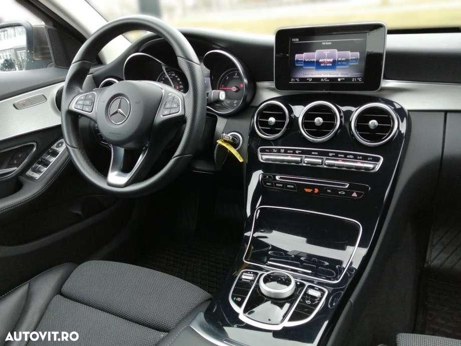 Mercedes-Benz C - 12