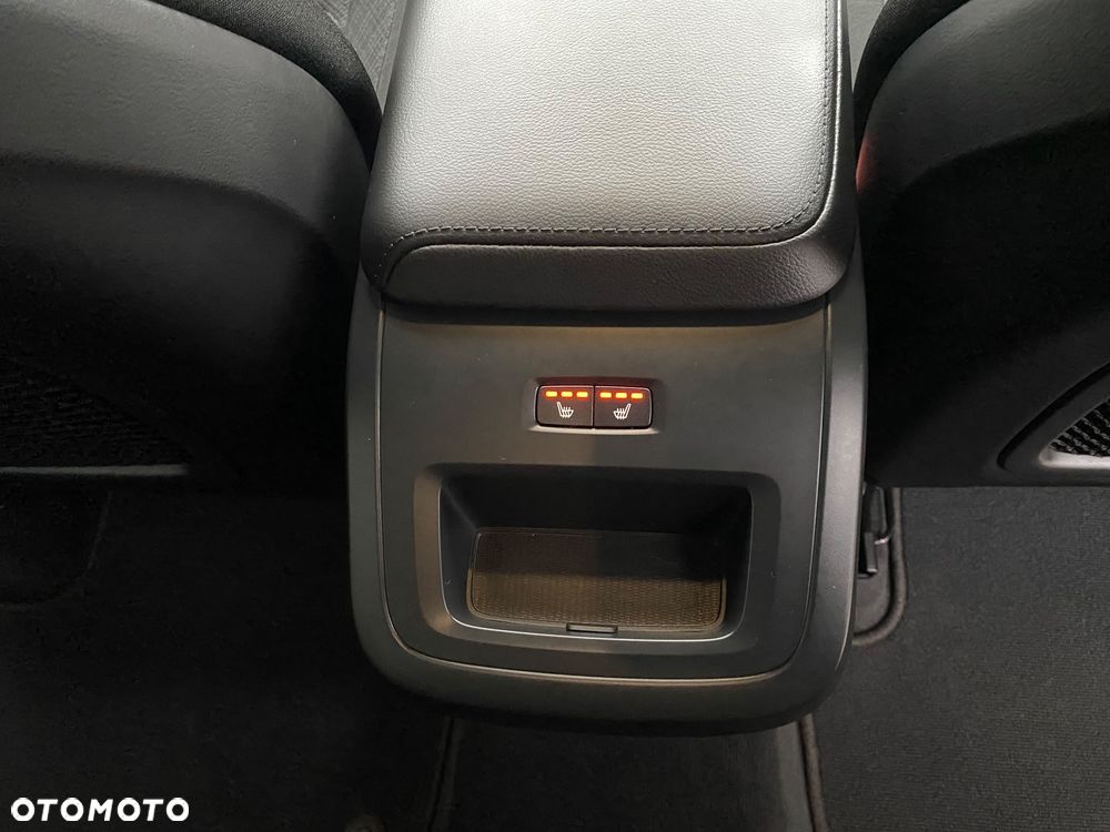 Volvo XC 60 B4 D Core - 39