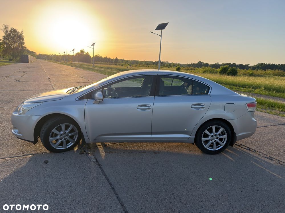 Toyota Avensis 2.0 Multidrive S Executive - 6