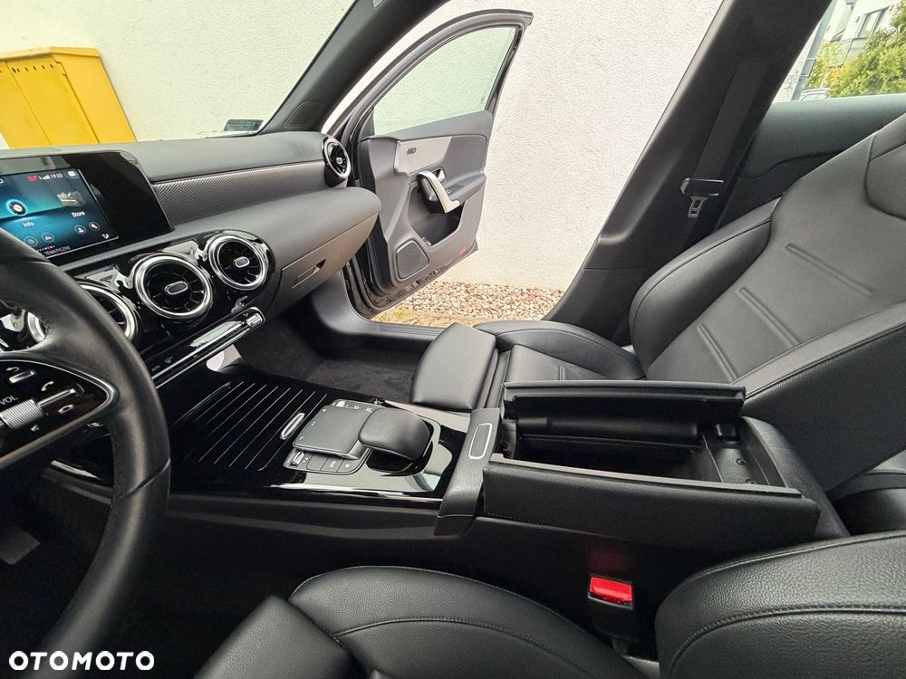 Mercedes-Benz Klasa A 250 Progressive 7G-DCT - 15