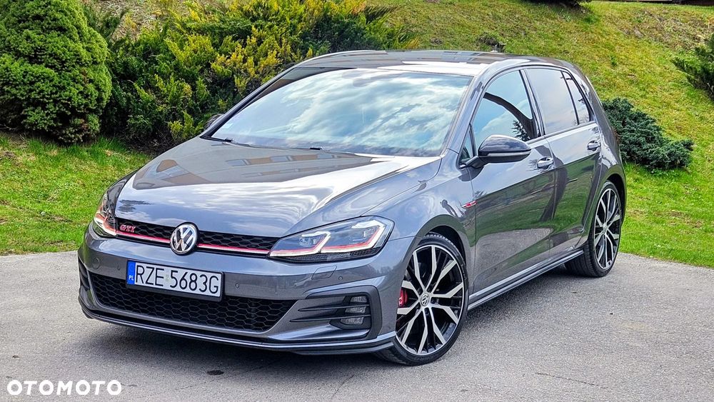 Volkswagen Golf GTI (BlueMotion Technology) DSG Performance - 3
