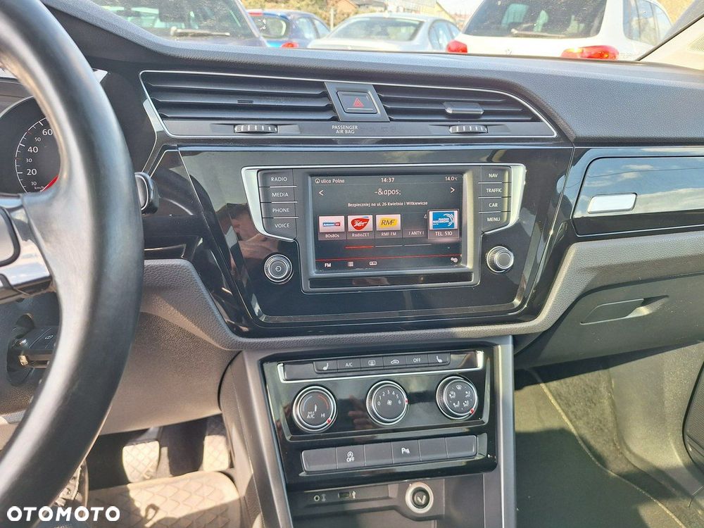 Volkswagen Touran 2.0 TDI BMT Comfortline - 24