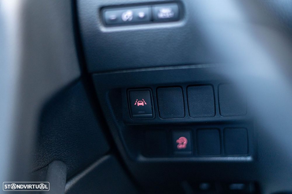 Nissan Qashqai 1.2 DIG-T N-Connecta 18 - 36