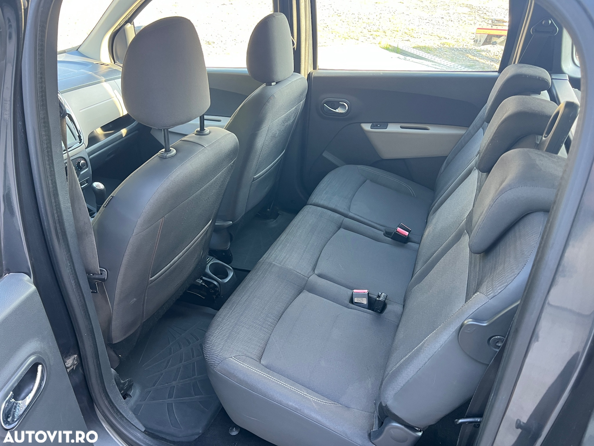 Dacia Lodgy 1.5 dCi 90 CP Laureate - 10