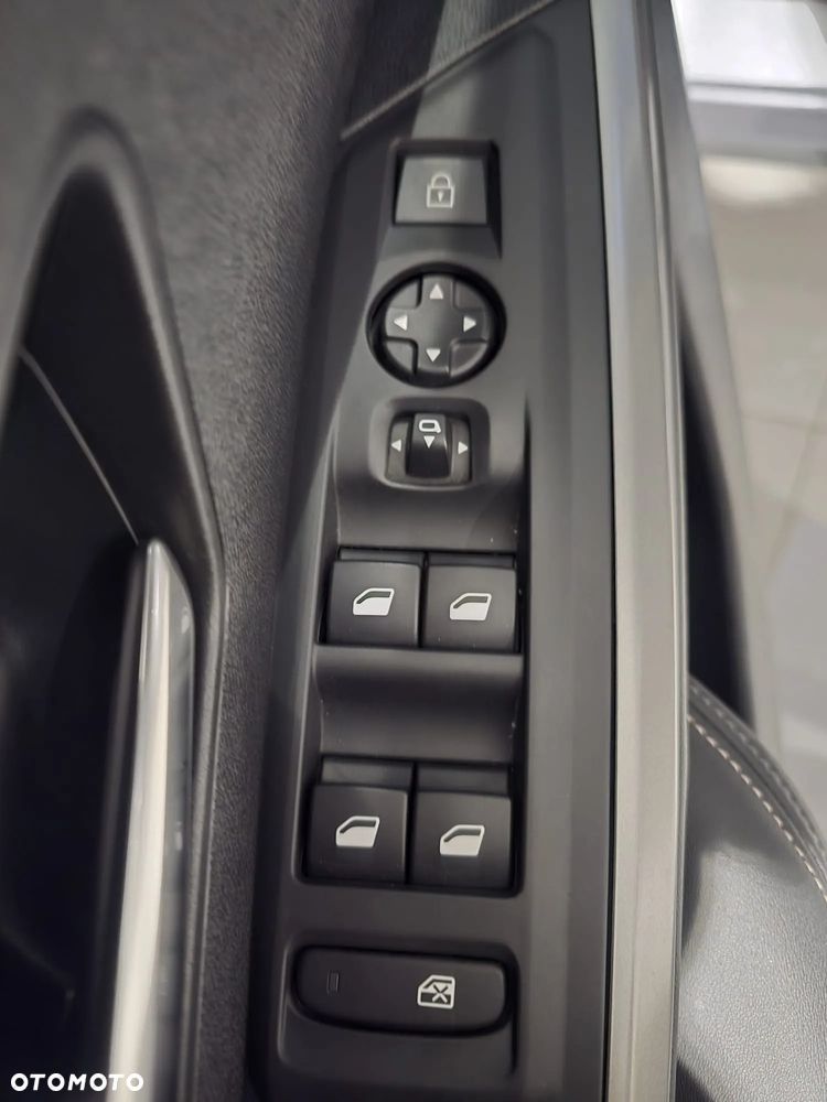 Peugeot 3008 1.2 PureTech mHEV Allure Pack S&S e-DCS6 - 15