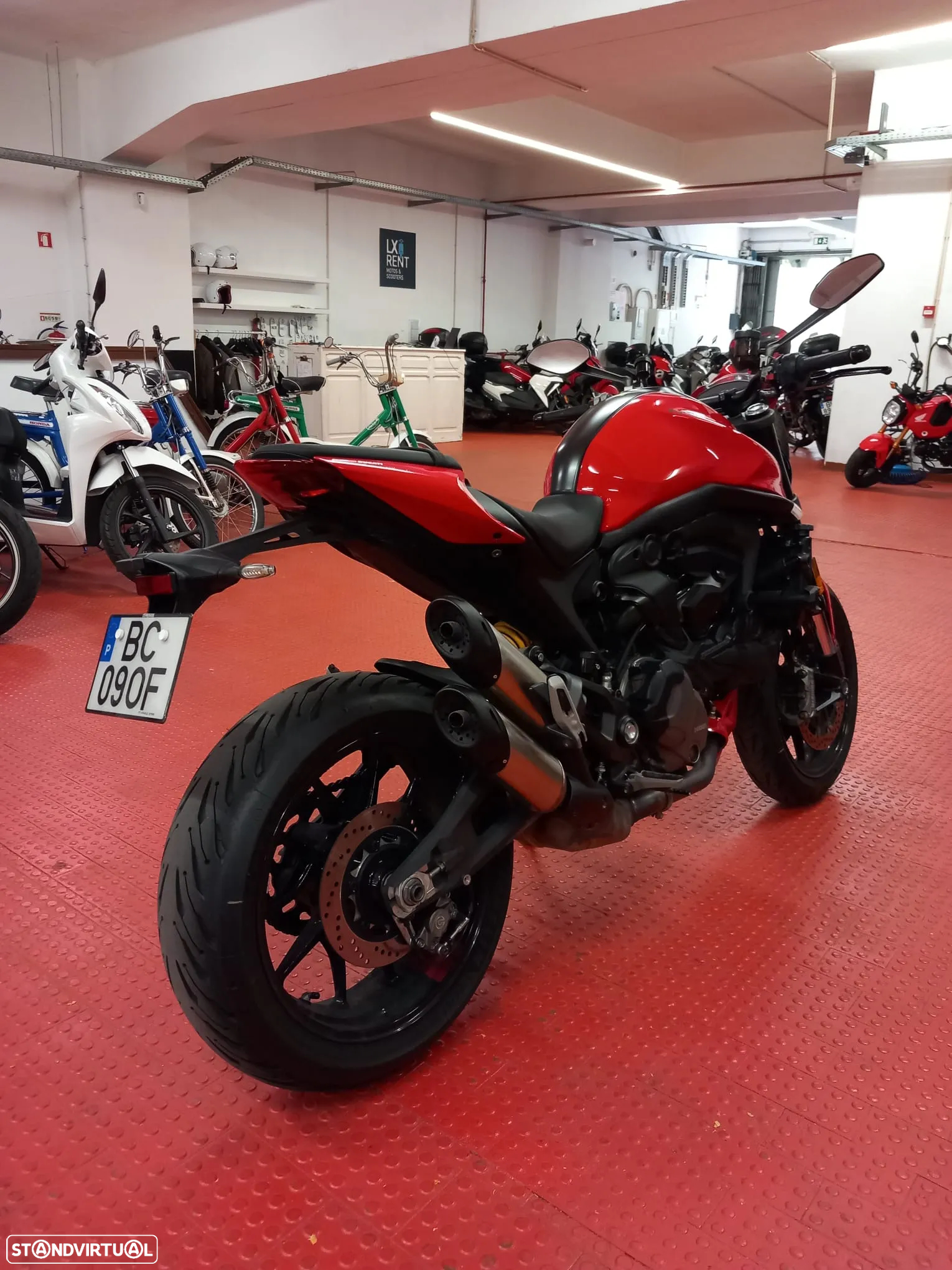 Ducati Monster + 2023 - 11