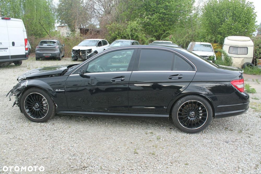 Mercedes-Benz Klasa C 63 AMG - 8