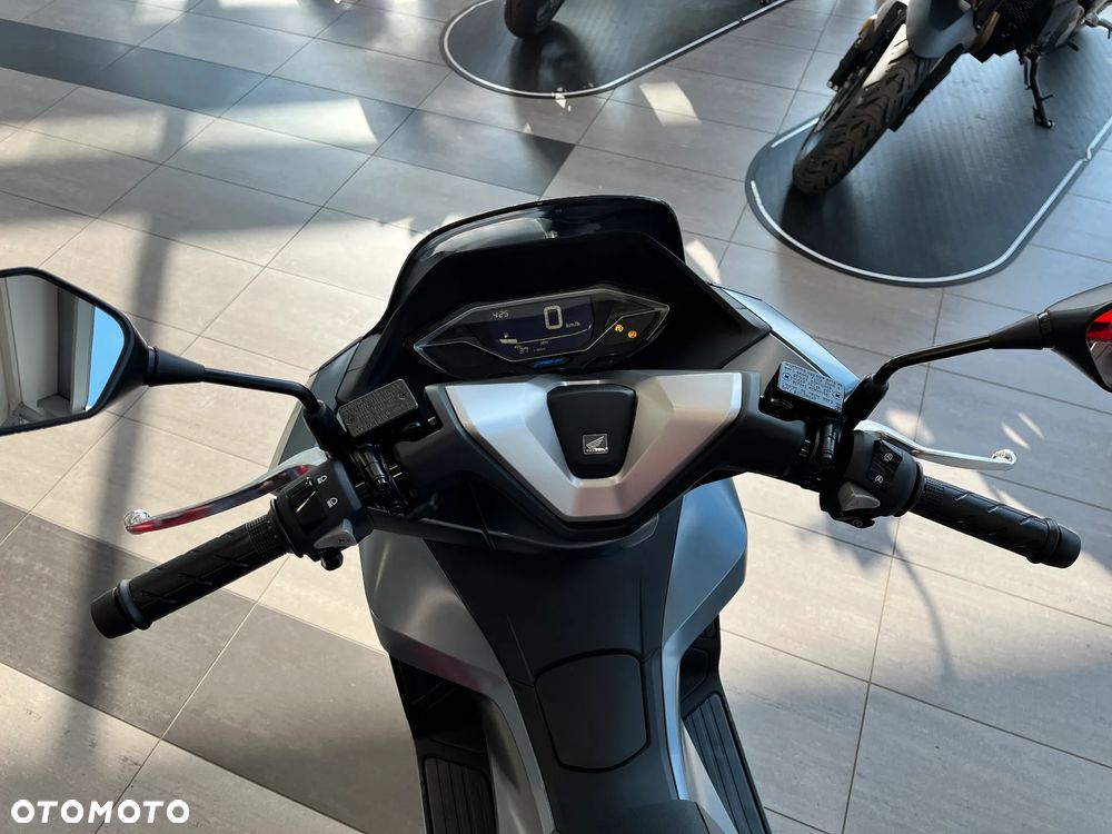 Honda PCX - 12
