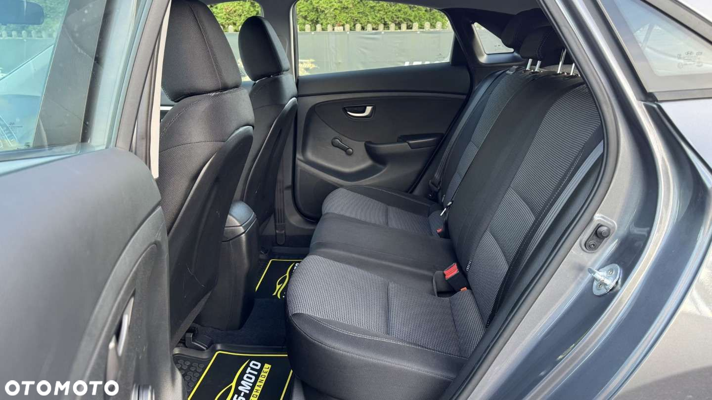 Hyundai i30 - 24