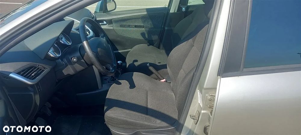 Peugeot 207 - 5