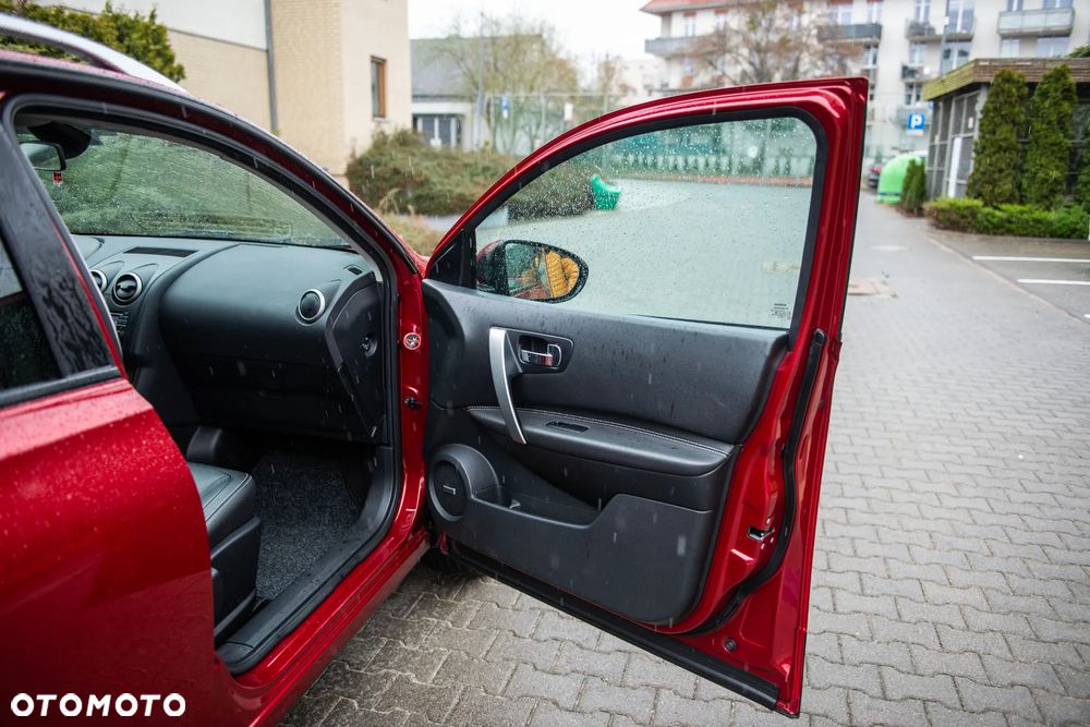 Nissan Qashqai 2.0 dCi 4 x 4 DPF tekna - 21