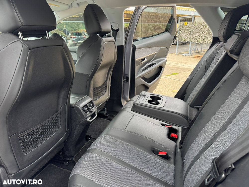 Peugeot 3008 225 e-EAT8 Allure Pack - 28