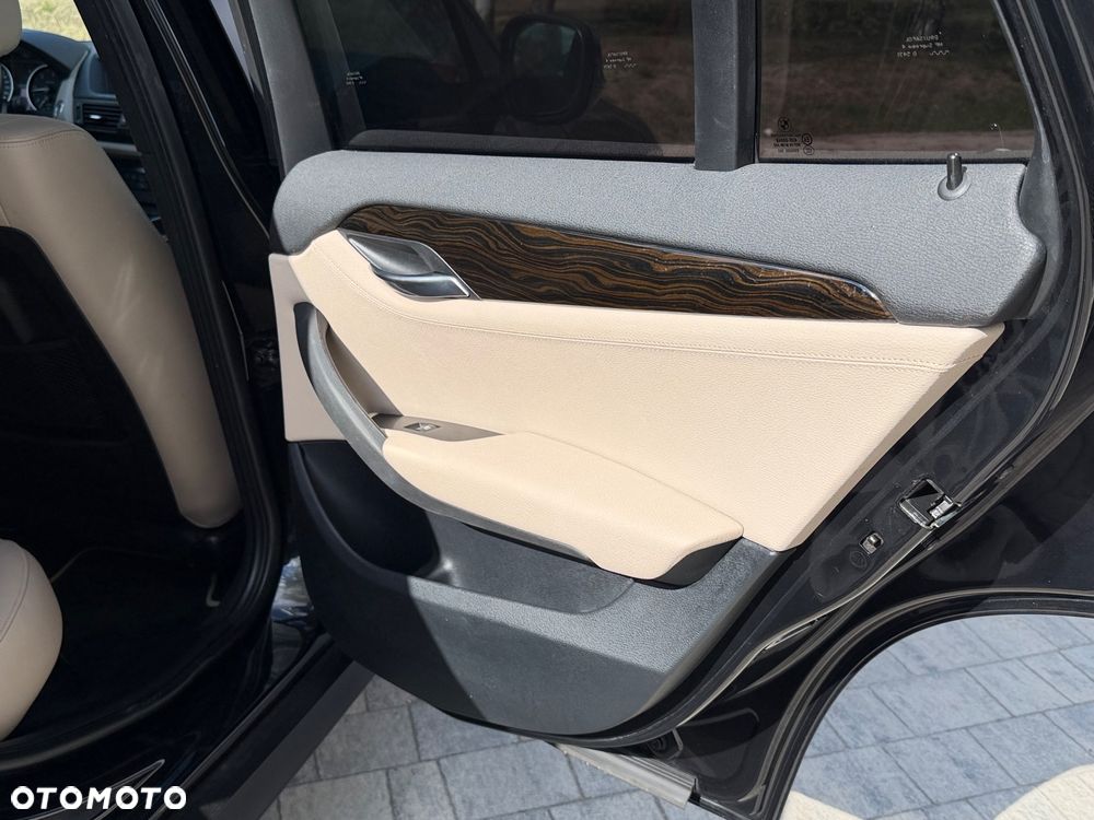 BMW X1 xDrive20d - 24