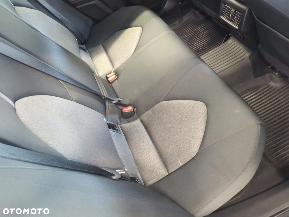 Toyota Camry 2.5 Hybrid Comfort CVT - 18