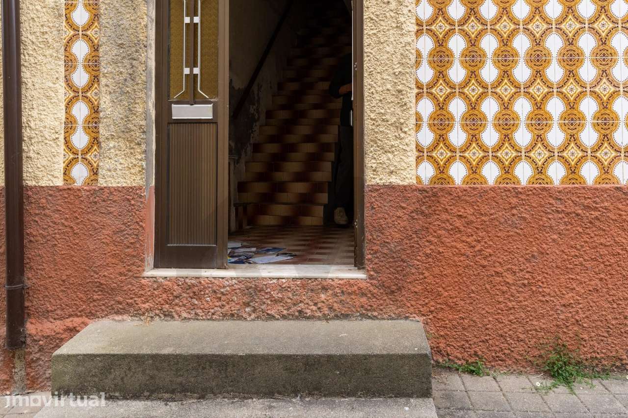 Moradia para reabilitação com projeto aprovado na Foz Velha - Grande imagem: 2/22