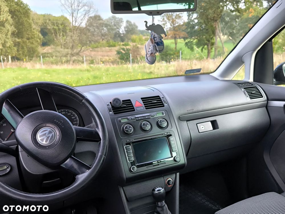Volkswagen Touran - 9