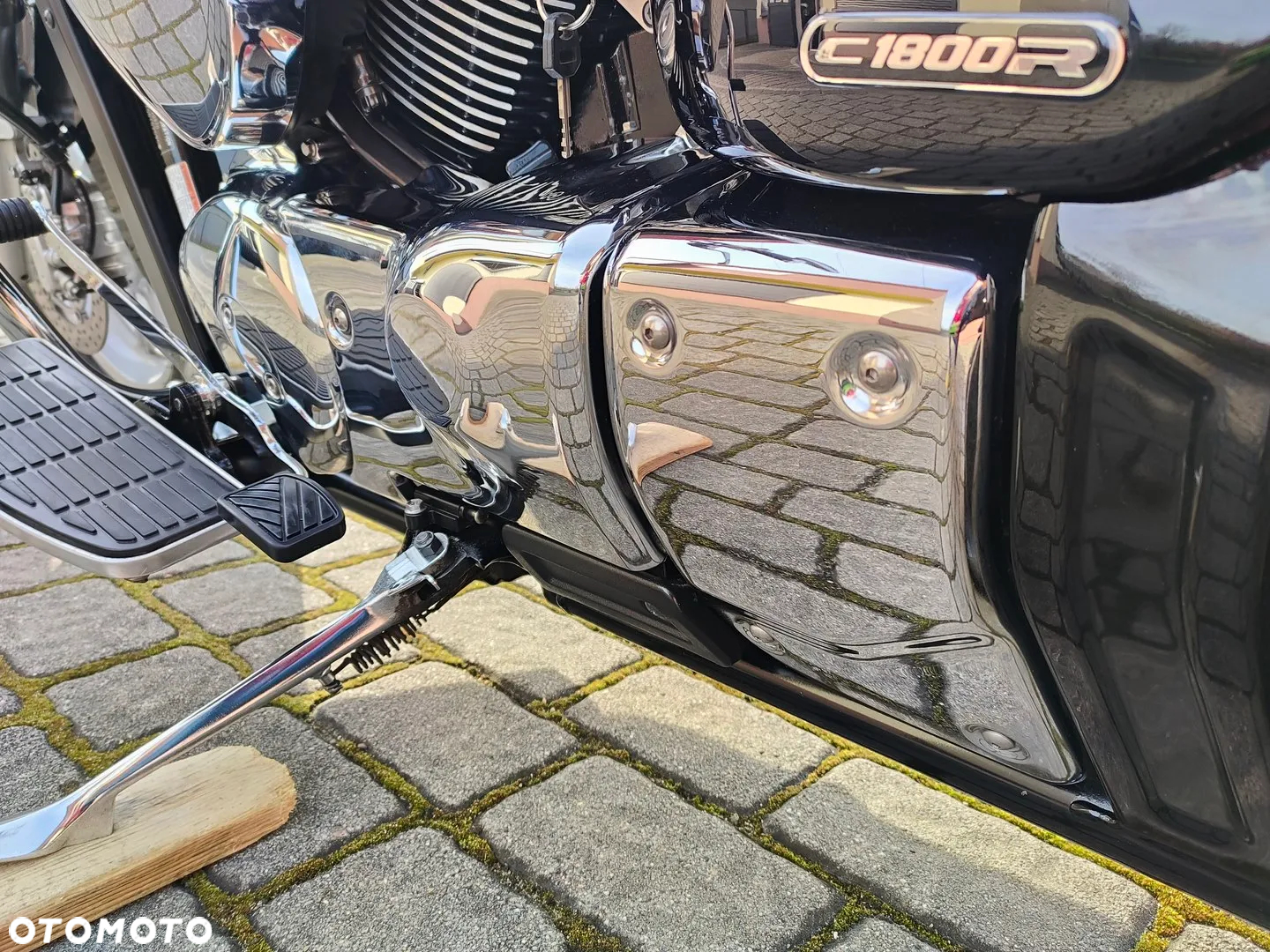 Suzuki Intruder - 14