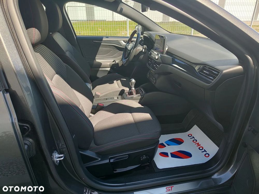 Ford Focus 1.5 EcoBlue Start-Stopp-System ST-LINE X - 12