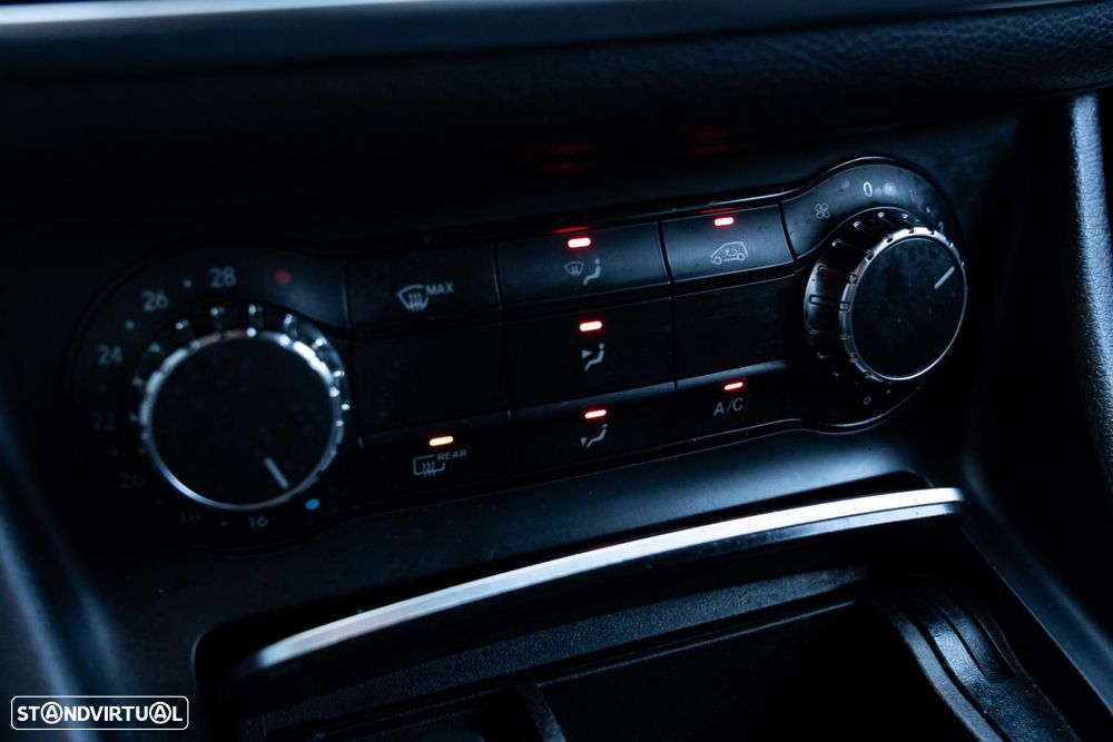 Mercedes-Benz CLA 180 d Shooting Brake Urban - 19