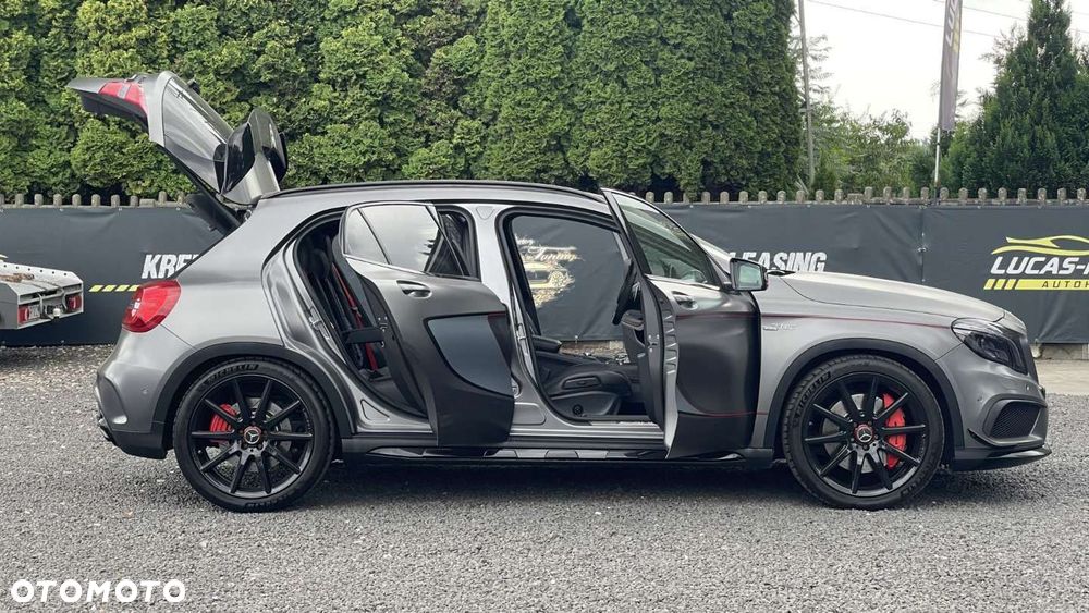 Mercedes-Benz GLA - 12