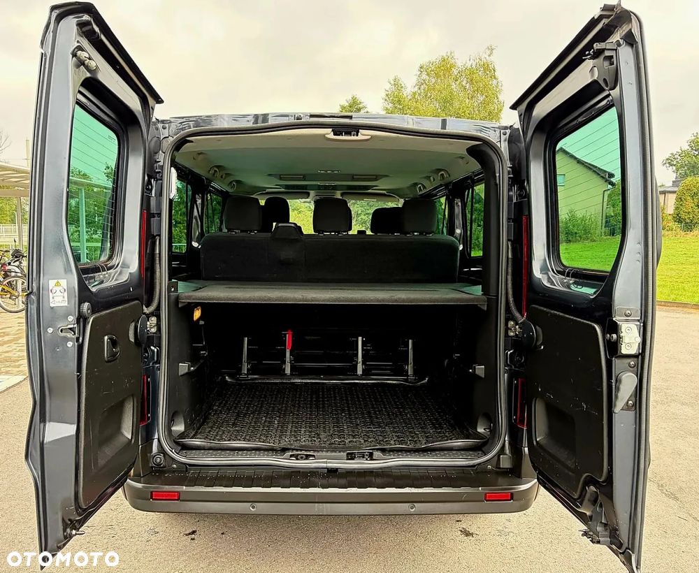 Renault Trafic 2.0 dCi - 11