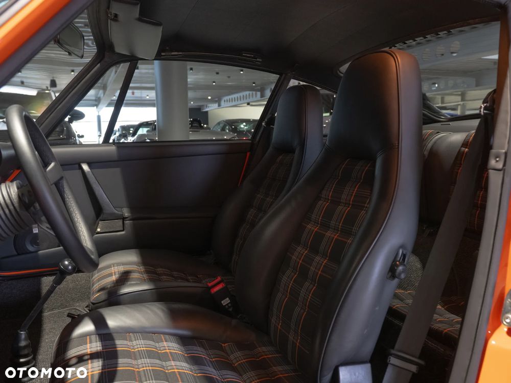 Porsche 911 - 21