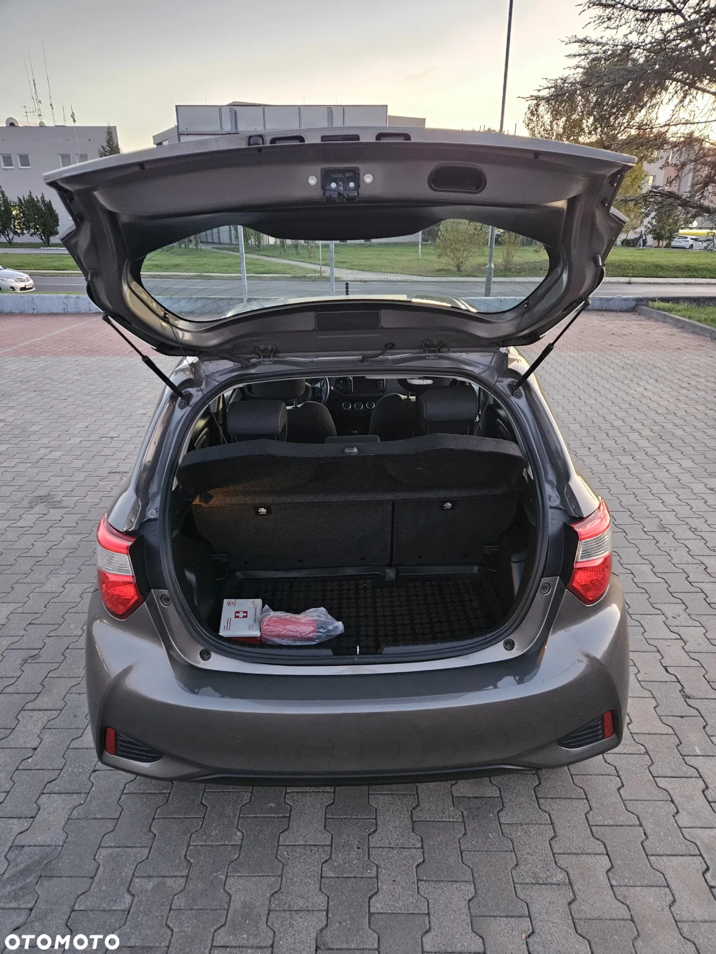 Toyota Yaris 1.5 Premium CVT - 26