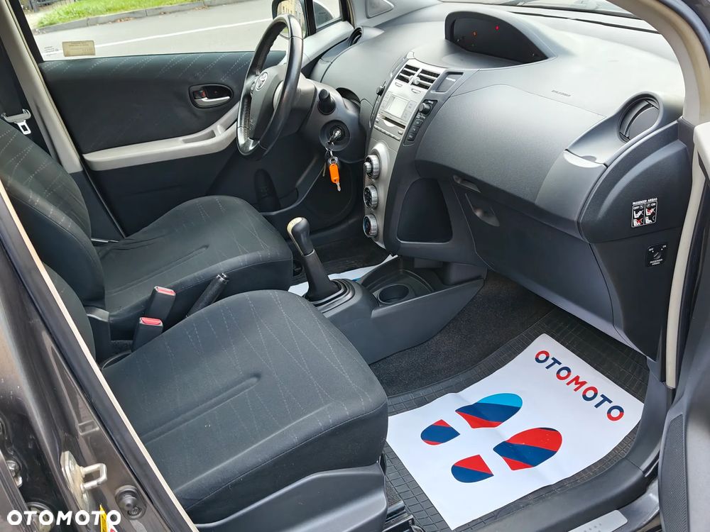 Toyota Yaris 1.3 Luna A/C - 8