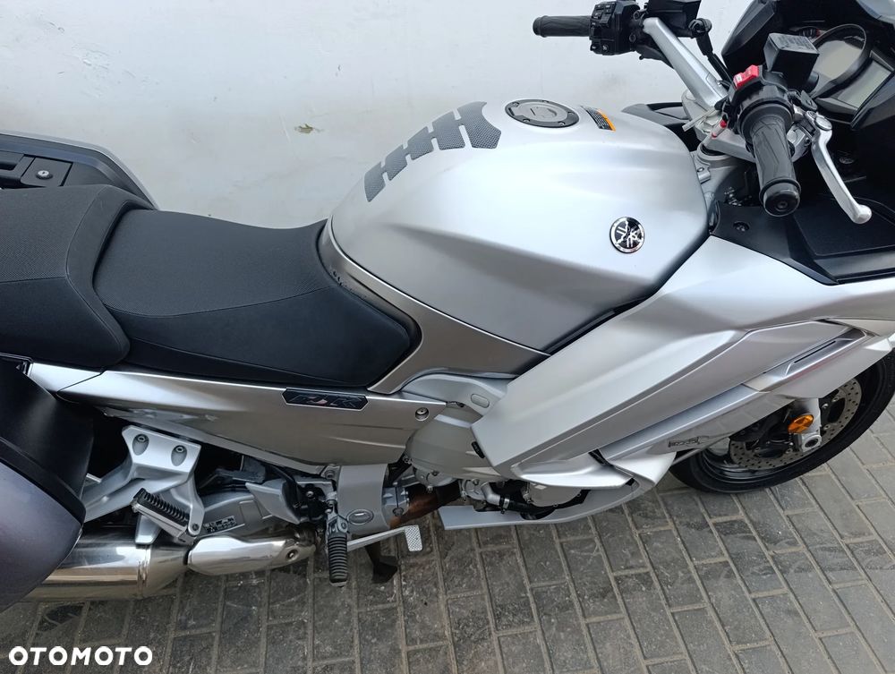 Yamaha FJR - 19