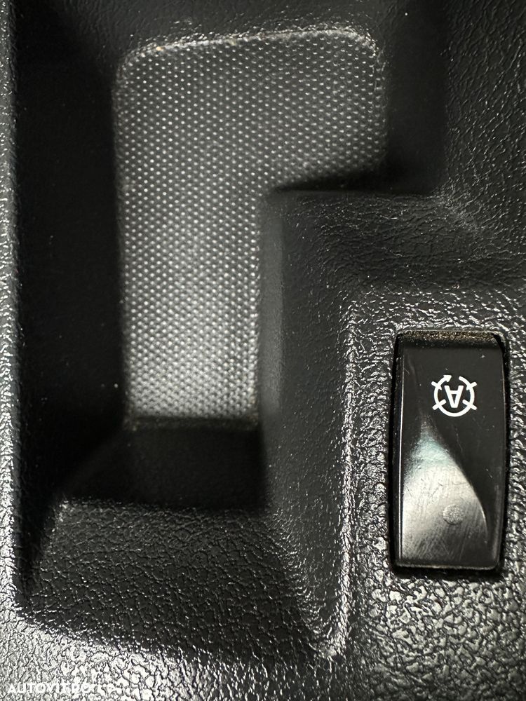 Dacia Logan 1.5 75CP Ambiance - 12