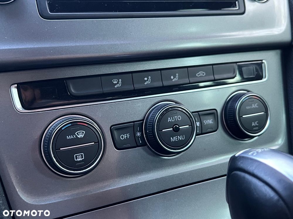 Volkswagen Golf 1.4 TSI BMT Comfortline DSG - 24