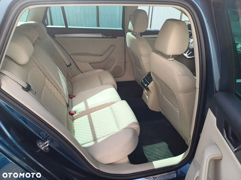 Skoda Superb 2.0 TDI Style DSG - 14