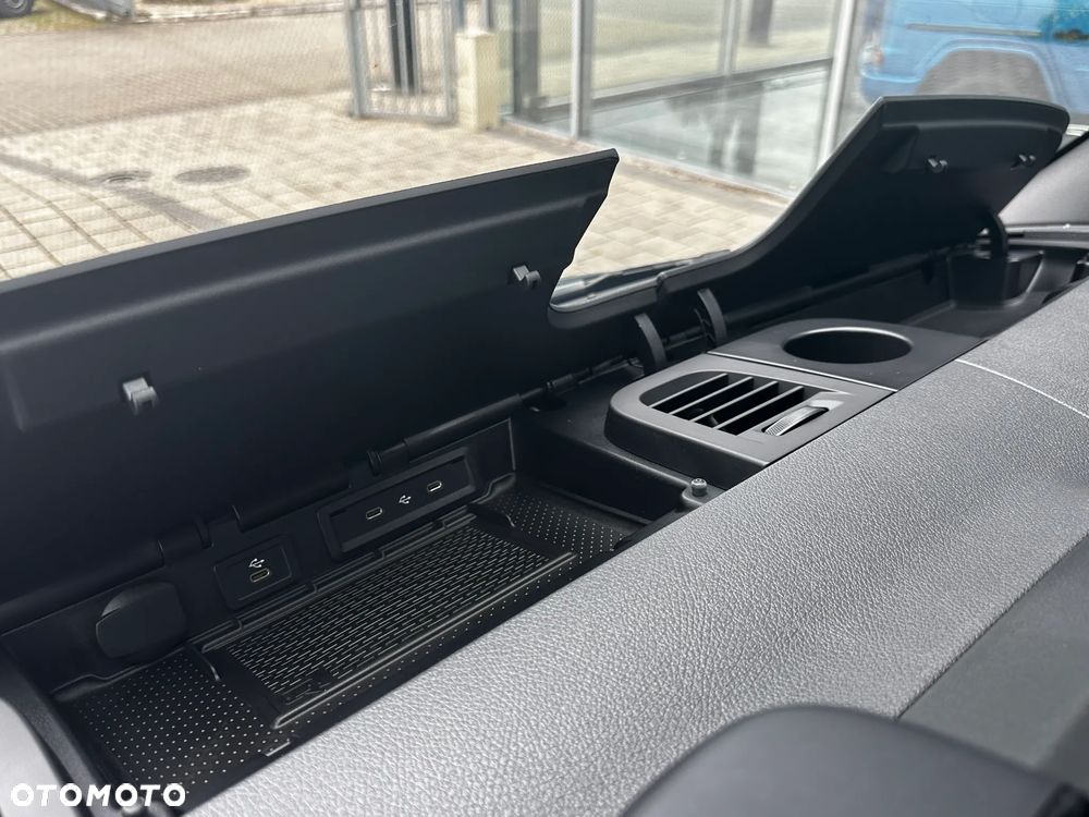 Mercedes-Benz Sprinter - 24