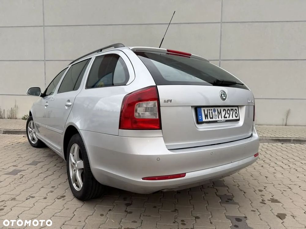 Skoda Octavia 1.6 Ambiente - 7