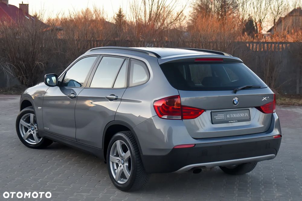 BMW X1 sDrive18i Sport Line - 18