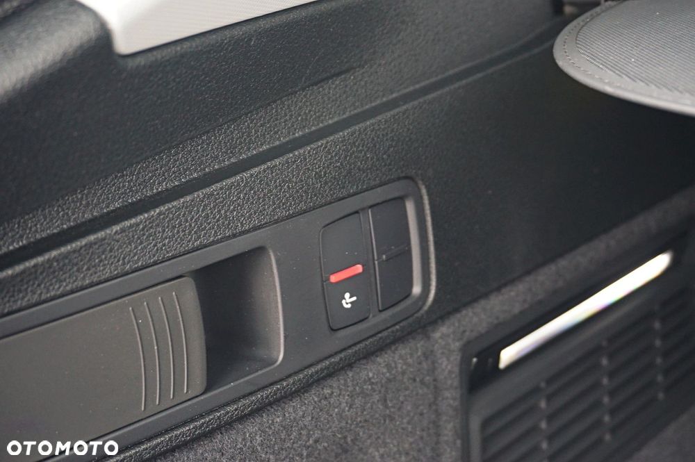 Audi Q5 Sportback - 9