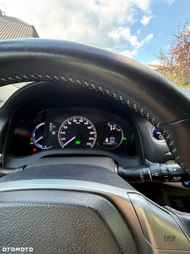 Lexus CT - 15