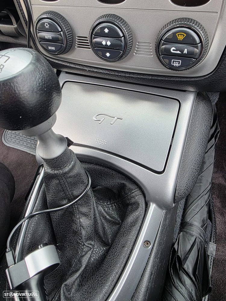Alfa Romeo GT 1.9 JTD M-JET - 12