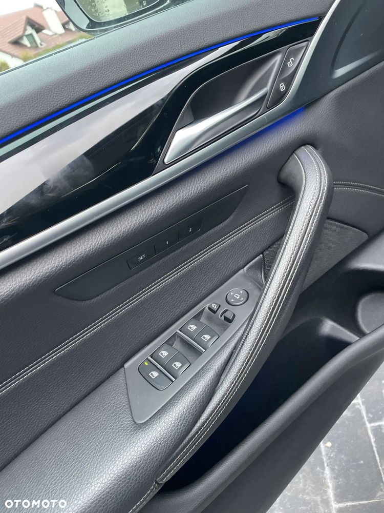 BMW Seria 5 525d Sport Line - 13