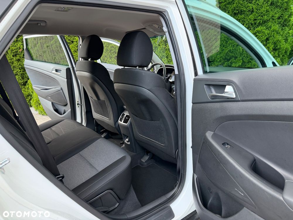 Hyundai Tucson blue 1.6 CRDi 2WD DCT Premium - 32