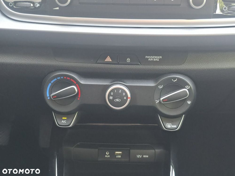 Kia Rio - 15