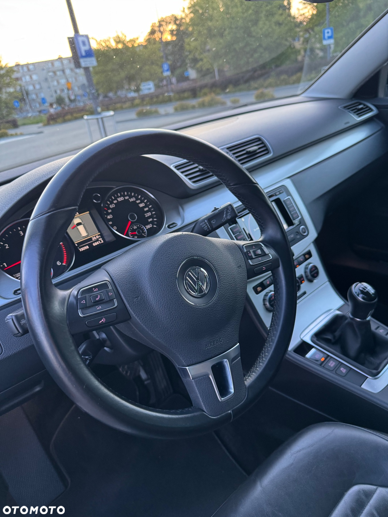 Volkswagen Passat 2.0 TDI Highline - 18