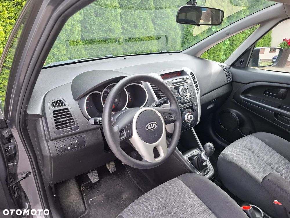 Kia Venga 1.4 CVVT UEFA EURO 2016 - 12