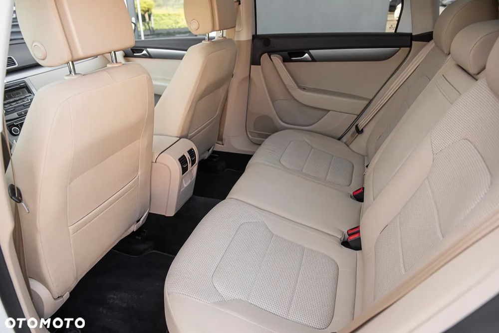 Volkswagen Passat - 24