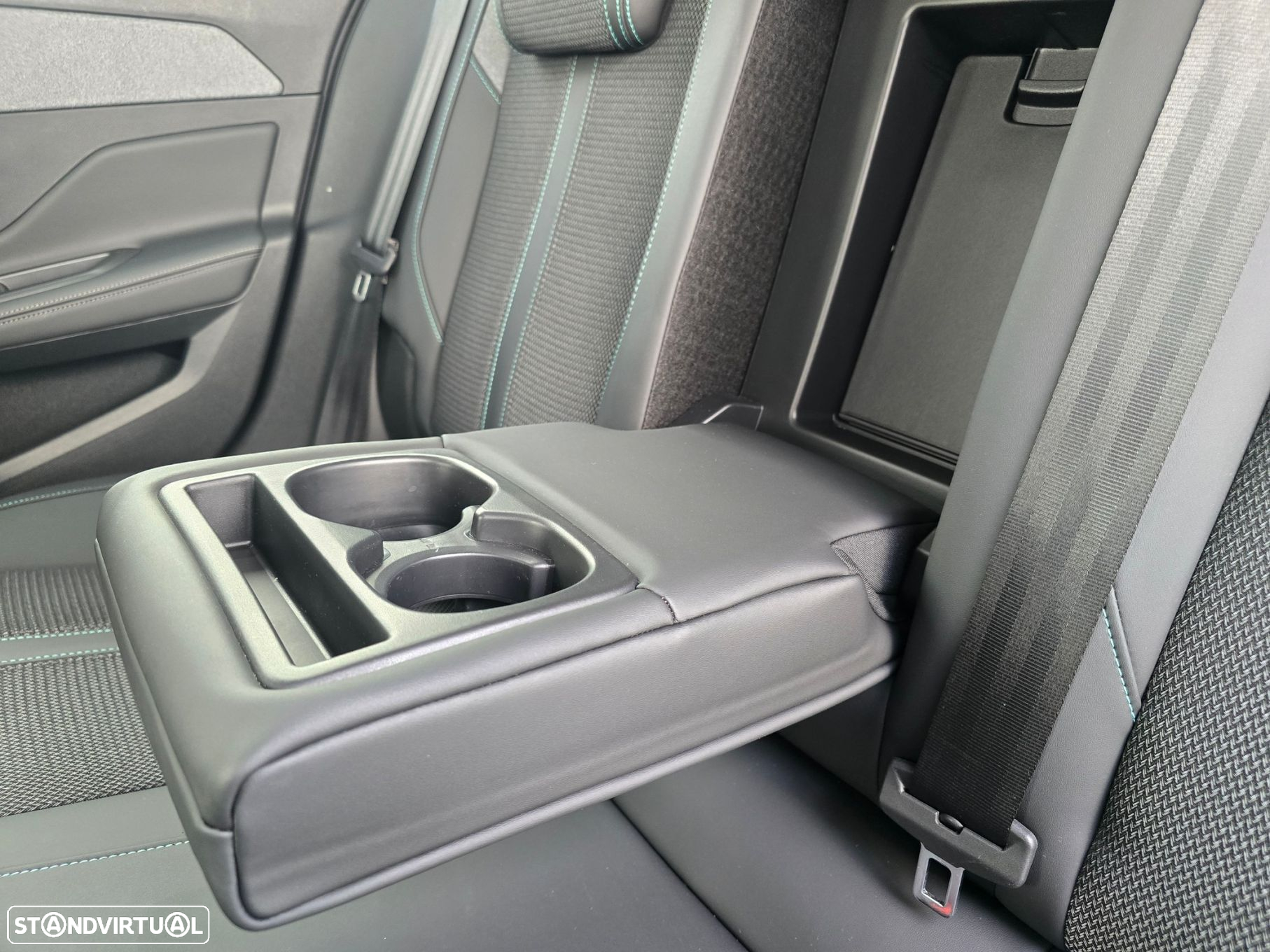 Peugeot 308 1.2 PureTech Allure Pack - 38