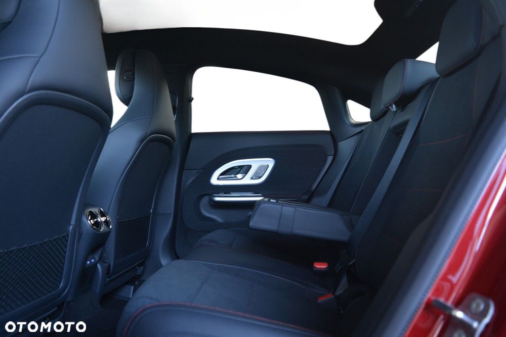 Mercedes-Benz CLA 200 mHEV 8G-DCT - 9