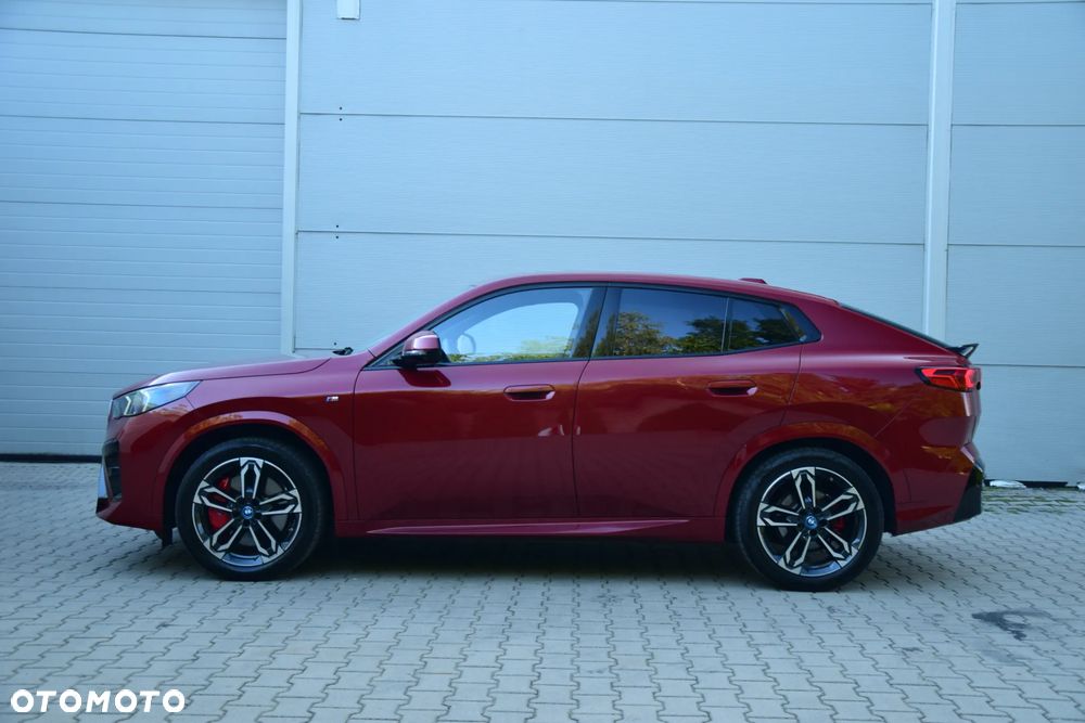BMW iX2 xDrive30 66.5kWh M Sport - 8