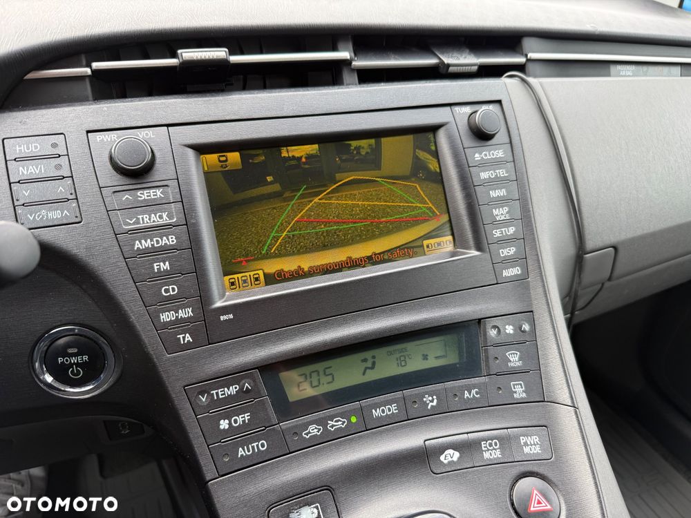 Toyota Prius - 12